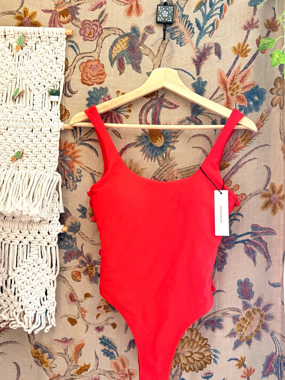 Commense Red Women’s One-Piece Swimsuit